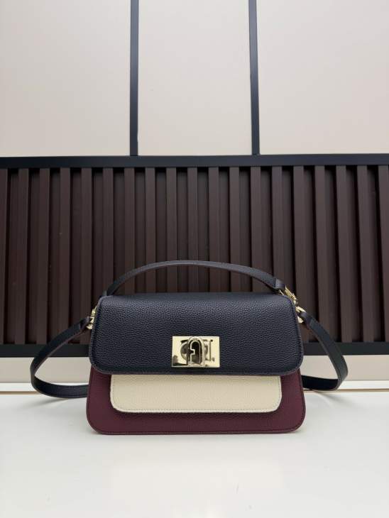 Picture of Furla Handbags _SKUfw224788416fw